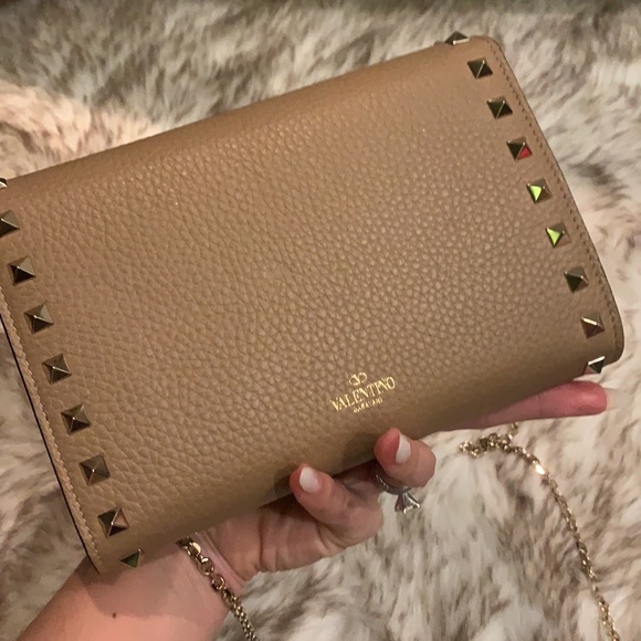 Valentino Garavani rockstud wallet on chain - Picture 8 of 13